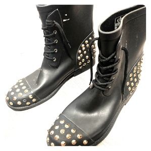 Women's studded boots